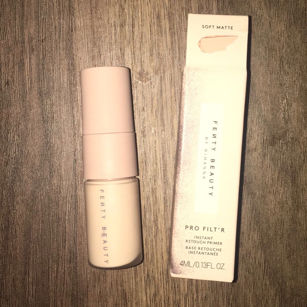 Fenty Beauty Pro Filt’r instant retouch primer